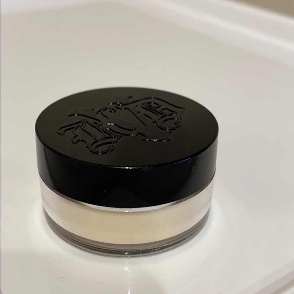 Kat Von D Lock-it setting powder translucent